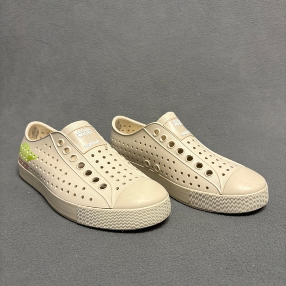 Native Shoes Star Wars Slip-On M4 W6 Beige Perforated Sneakers Baby‎ Yoda